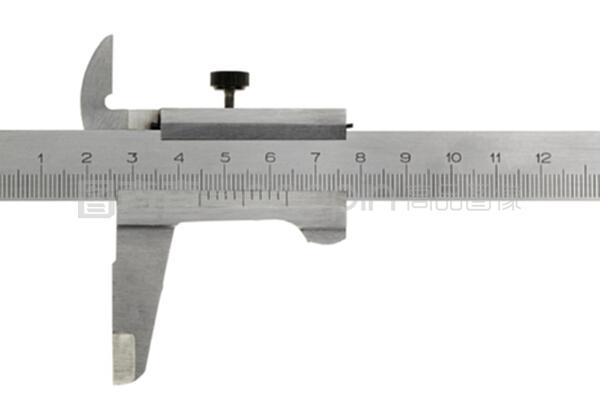 在白色上分離的卡尺